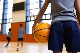 阿莫林又搞砸了：5场只赢1场，曼联狂丢9分，争四前景悲观