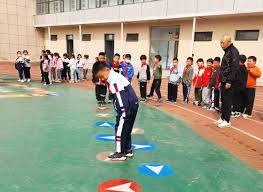 升级拖拉机高端局主副牌配合解析